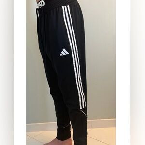 Adidas Tiro 23 League Soccer Pants Youth Large AEROREADY Ankle Zip Black